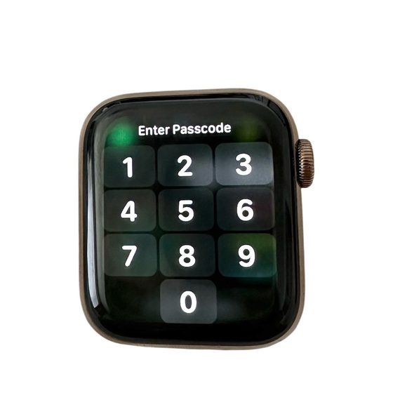 Apple Watch Series 4 with GPS + Cellular - Picture 2 of 10